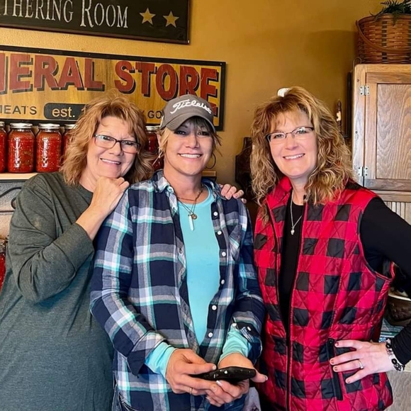 Meet your Posher, Dana - Picture 3 of 5